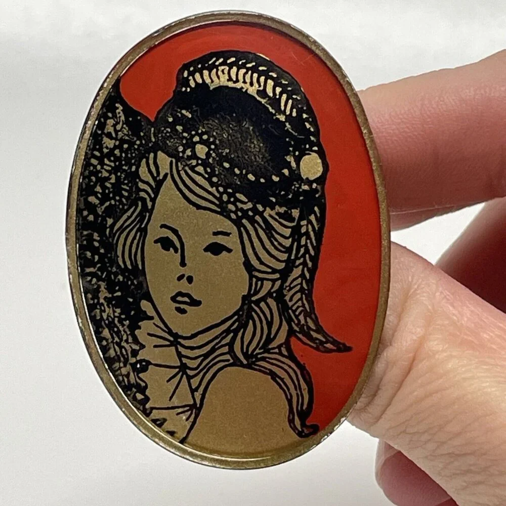 Vintage Woman Lady Brooch Pin Red Gold And‎ Black Colors Oval